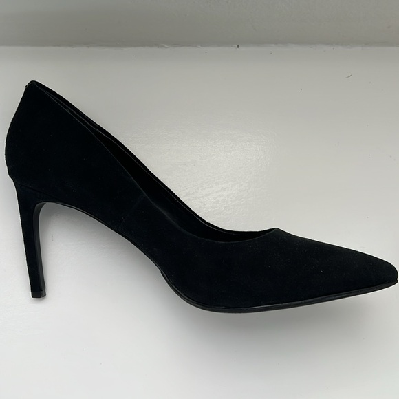 Suede Pumps - Picture 4 of 7